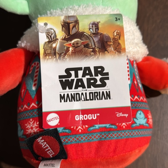 NEW BABY YODA PLUSHIE 
STAR WARS 
CHRISTMAS BABY YODA - Picture 3 of 6